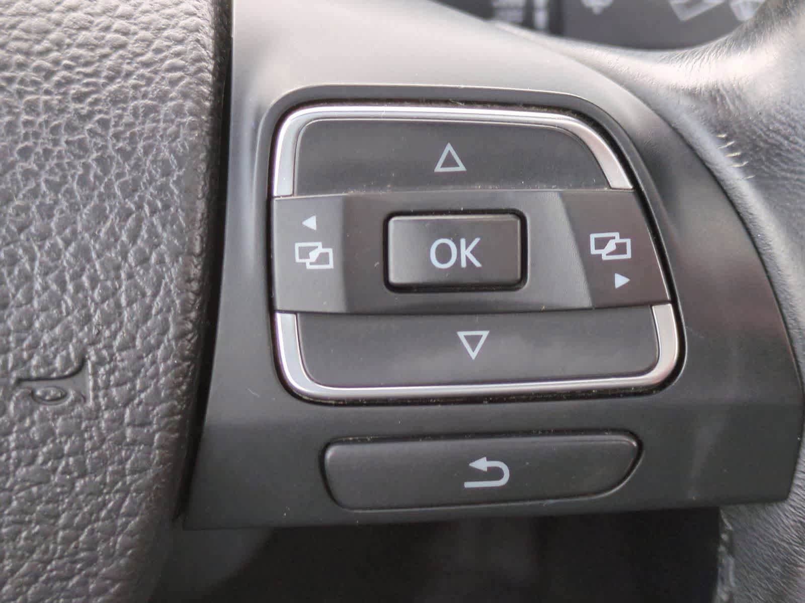 Used 2013 Volkswagen Eos Executive image 25