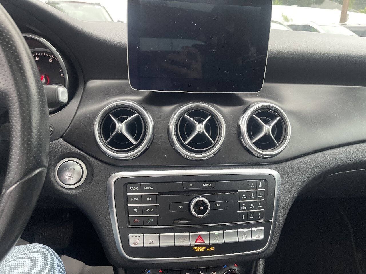 Used 2018 Mercedes-Benz GLA 250 4MATIC image 15