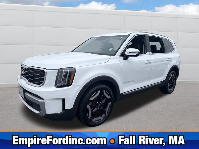 Used 2023 Kia Telluride S w/ S Sunroof Package