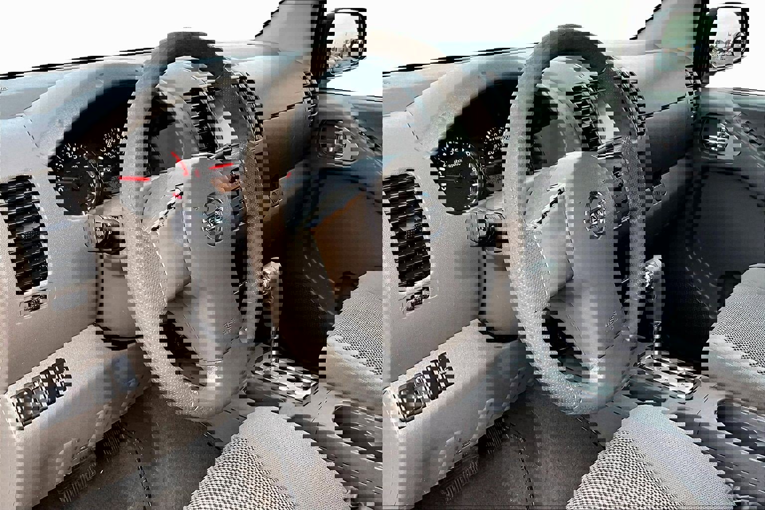 Used 2008 Nissan Frontier SE w/ SE Value Truck Pkg image 11