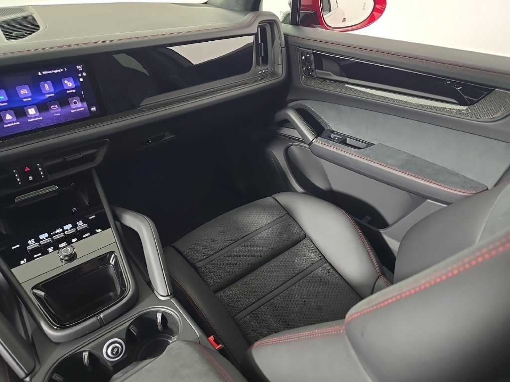 New 2026 Porsche Cayenne GTS AWD/4WD image 24