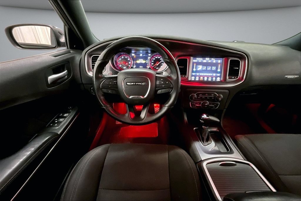 Used 2018 Dodge Charger R/T Scat Pack RWD image 8