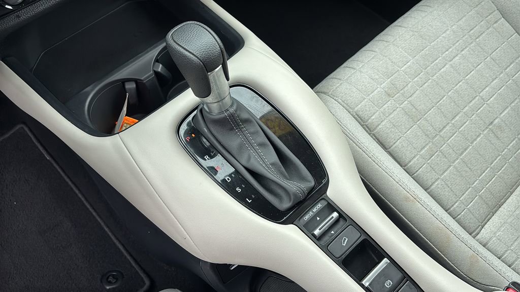 Certified 2025 Honda HR-V LX image 21