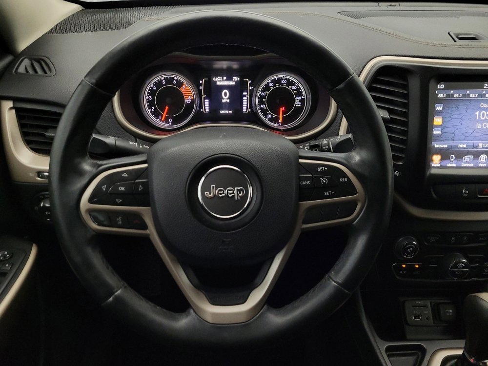 Used 2017 Jeep Cherokee Latitude w/ Comfort/Convenience Group image 22