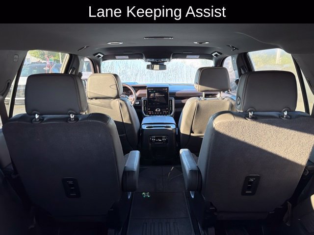 Used 2025 GMC Yukon Elevation w/ LPO, Elevation Black Package AWD/4WD image 9