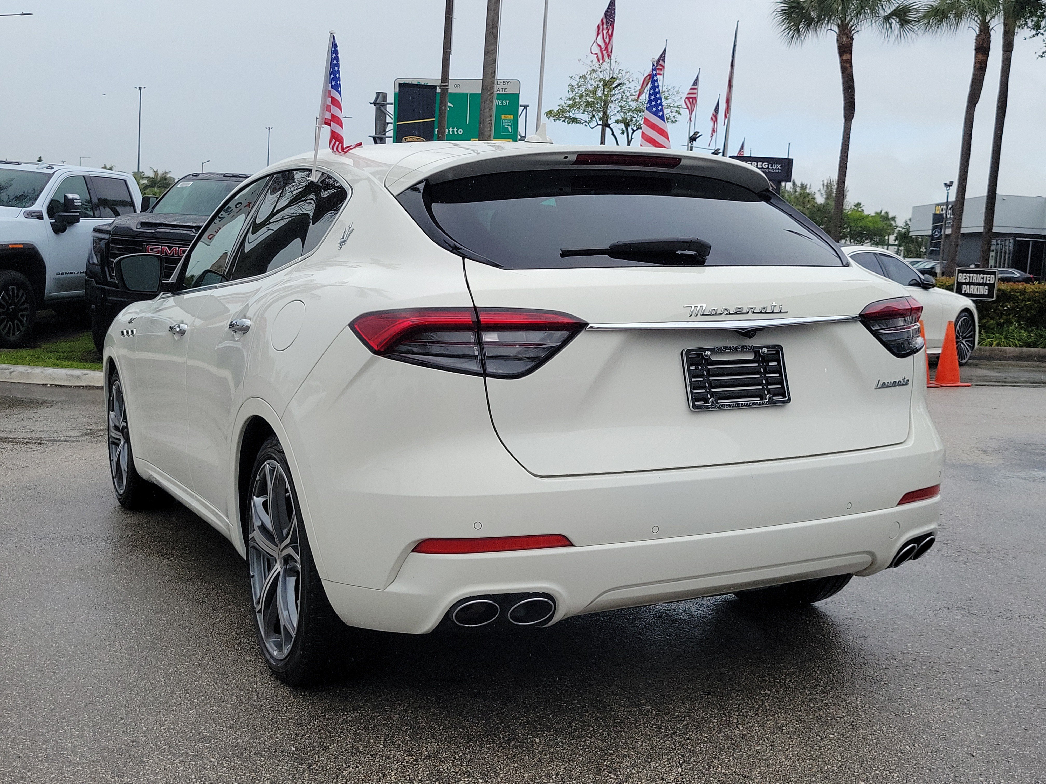 Used 2023 Maserati Levante GT AWD/4WD image 7
