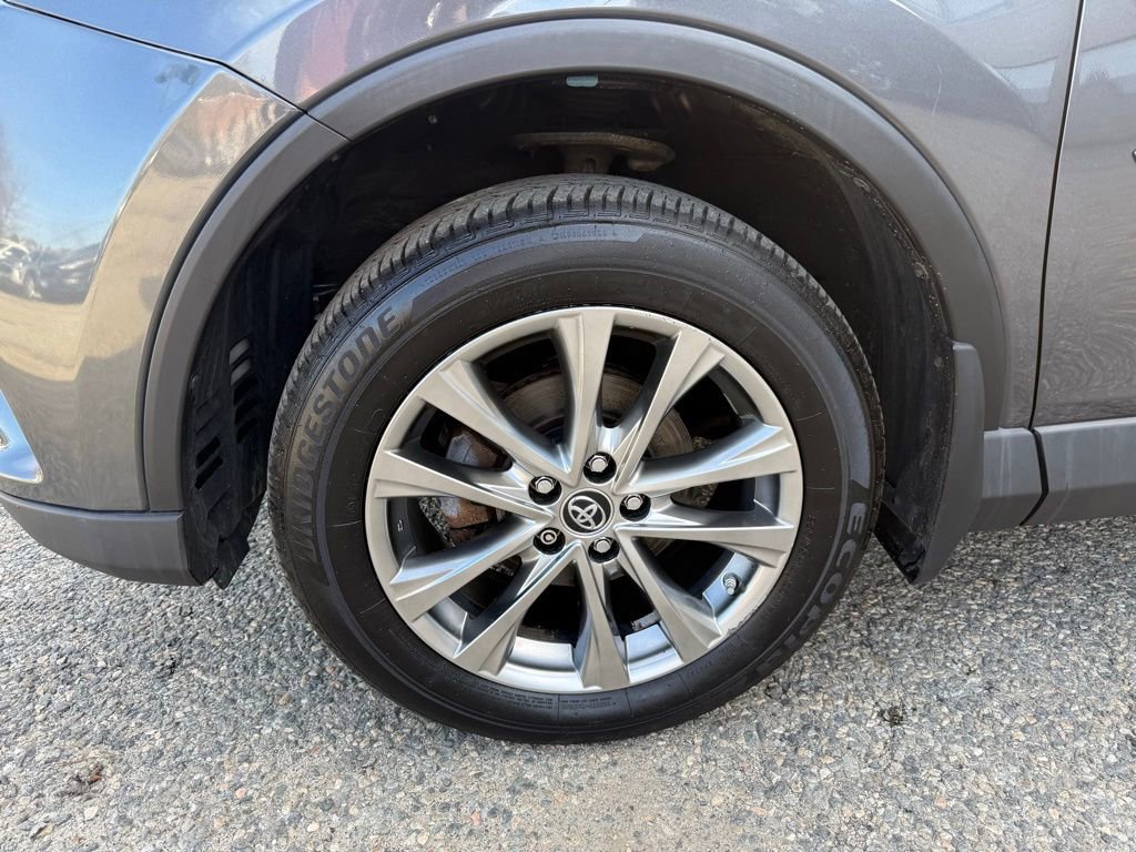 Used 2016 Toyota RAV4 Limited AWD/4WD image 8