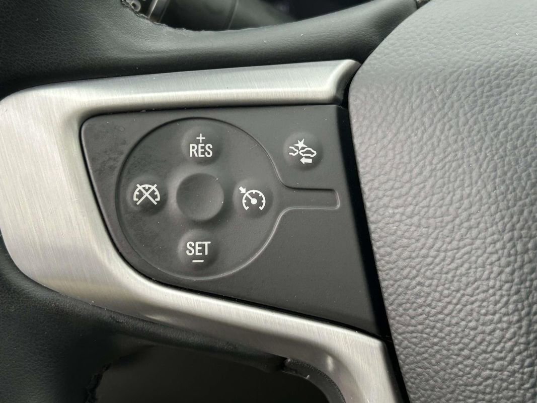 Used 2023 GMC Acadia SLT image 21