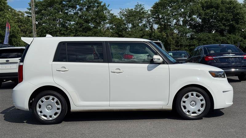 Used 2008 Scion xB FWD image 4