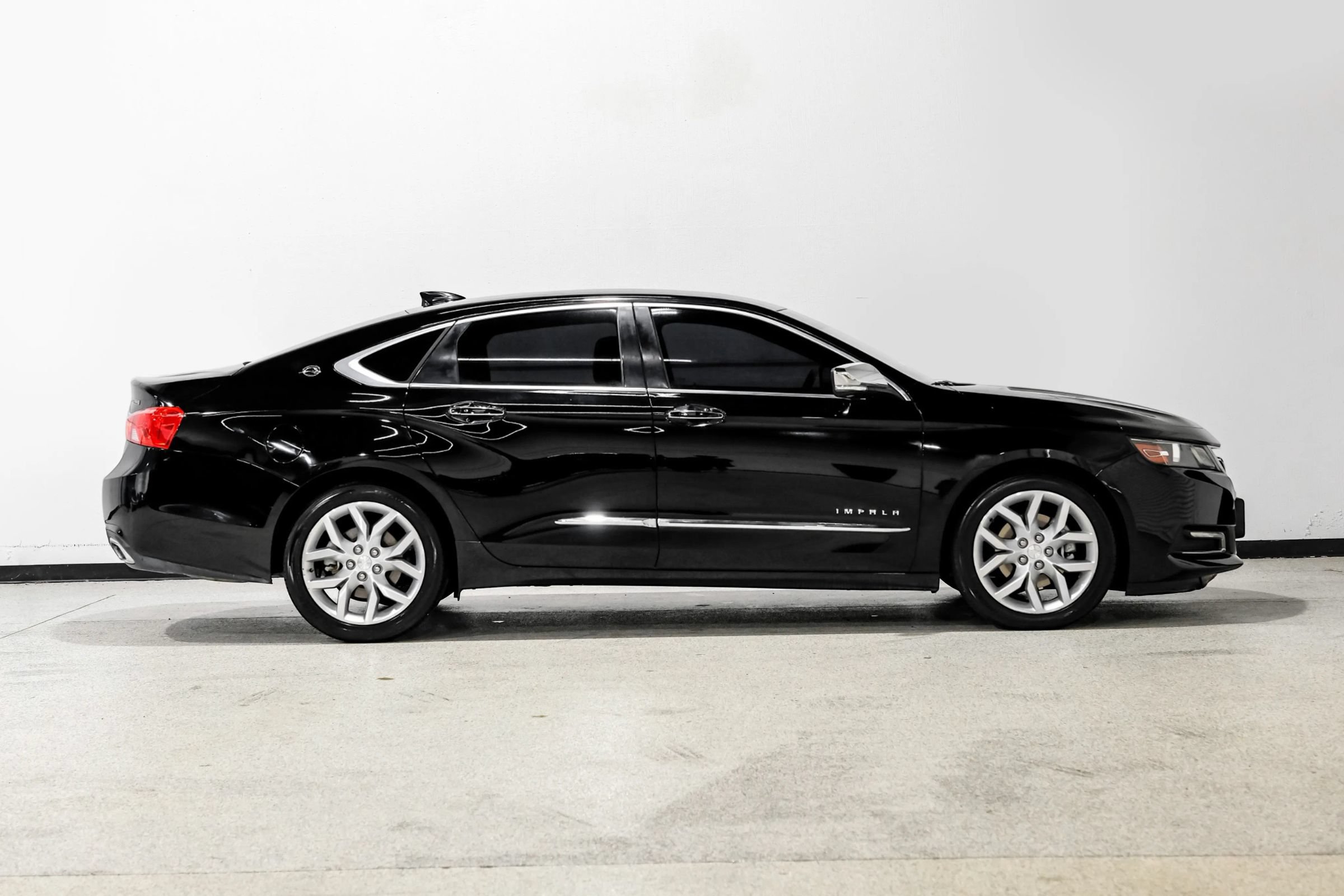 Used 2018 Chevrolet Impala Premier FWD image 5