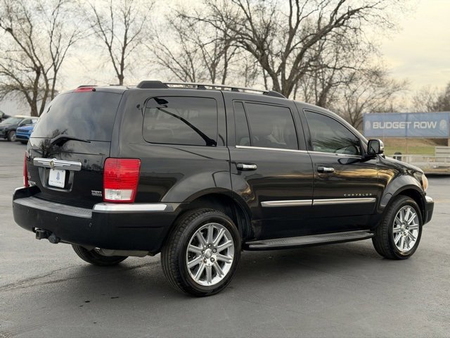 Used 2008 Chrysler Aspen Limited image 7