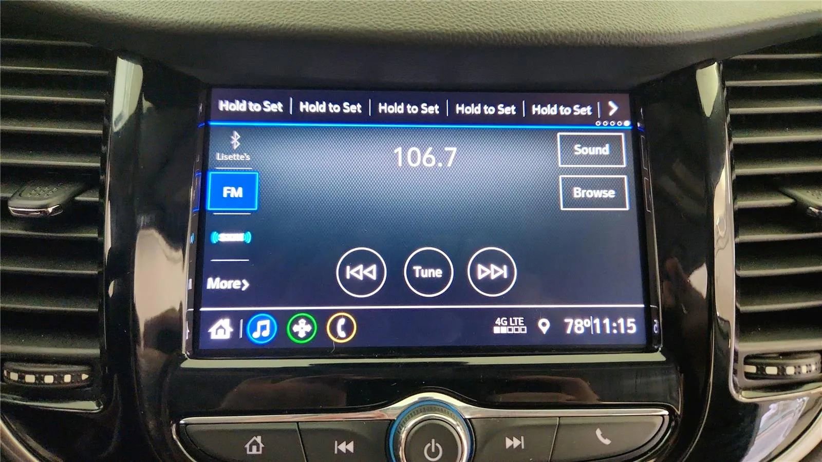 Used 2021 Chevrolet Trax LT w/ LT Convenience Package image 27