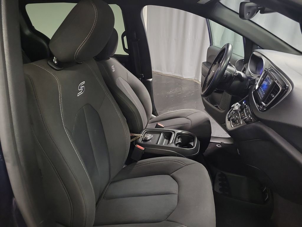 Used 2019 Chrysler Pacifica Touring Plus w/ S Appearance Package image 24