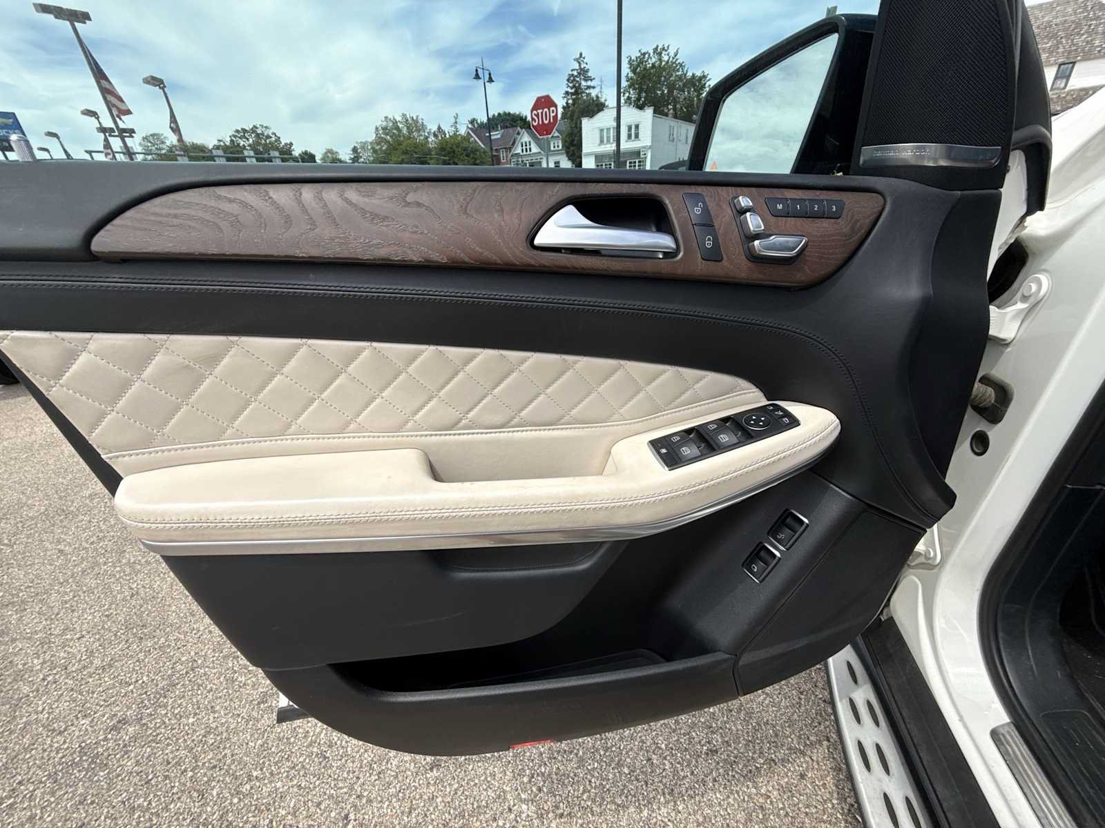 Used 2017 Mercedes-Benz GLS 550 4MATIC image 23