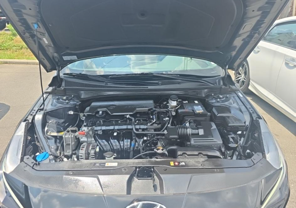 Used 2023 Hyundai Elantra SEL FWD image 17