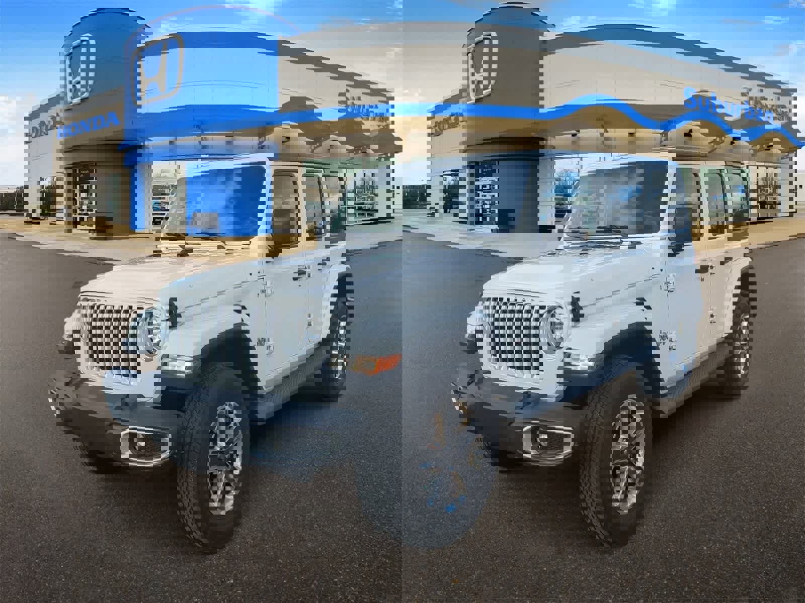 Used 2020 Jeep Wrangler Unlimited Sahara image 4