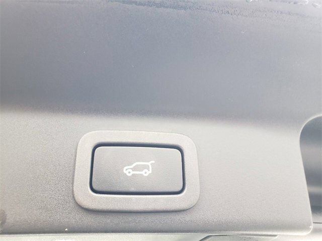 Used 2018 Jaguar F-PACE R-Sport AWD/4WD image 9