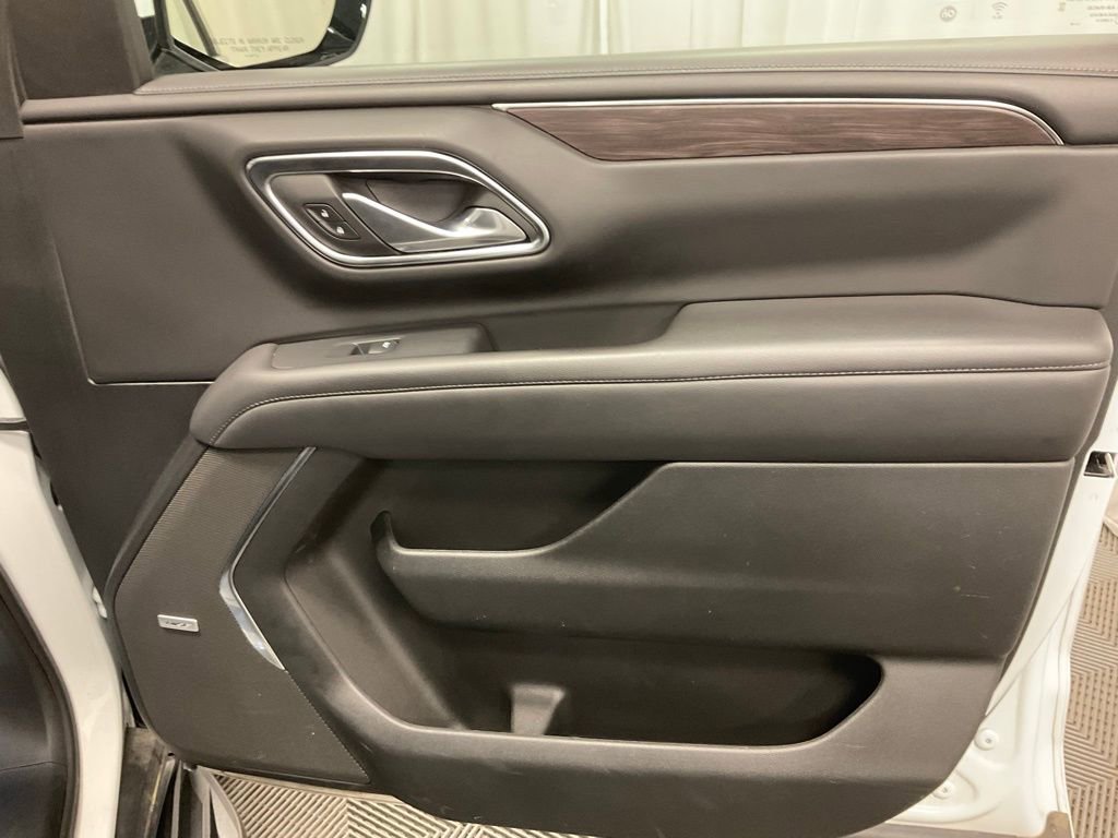 Used 2024 Chevrolet Suburban LT image 25
