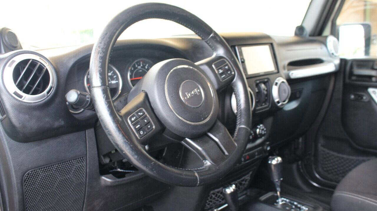 Used 2014 Jeep Wrangler Unlimited Sahara w/ Connectivity Group image 25