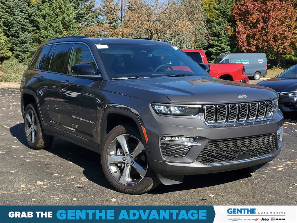 Certified 2024 Jeep Grand Cherokee Limited image 32