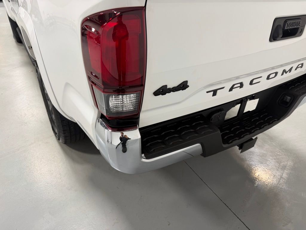 Used 2023 Toyota Tacoma SR5 w/ Black Out Package (TMS) AWD/4WD image 13