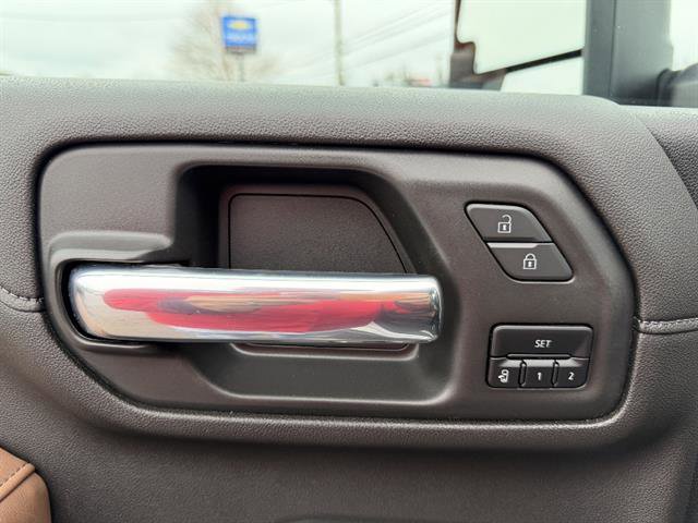 Used 2022 Chevrolet Silverado 3500 High Country image 49