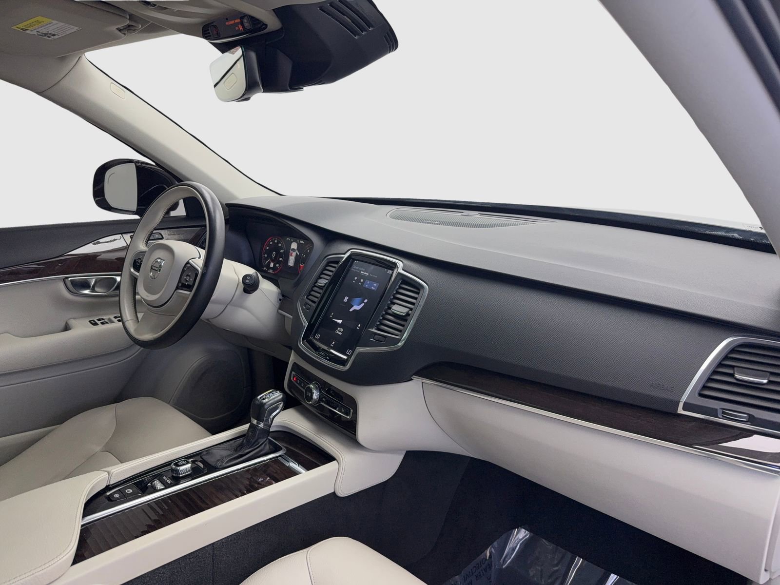 Used 2019 Volvo XC90 T5 Momentum w/ Multimedia Package image 43