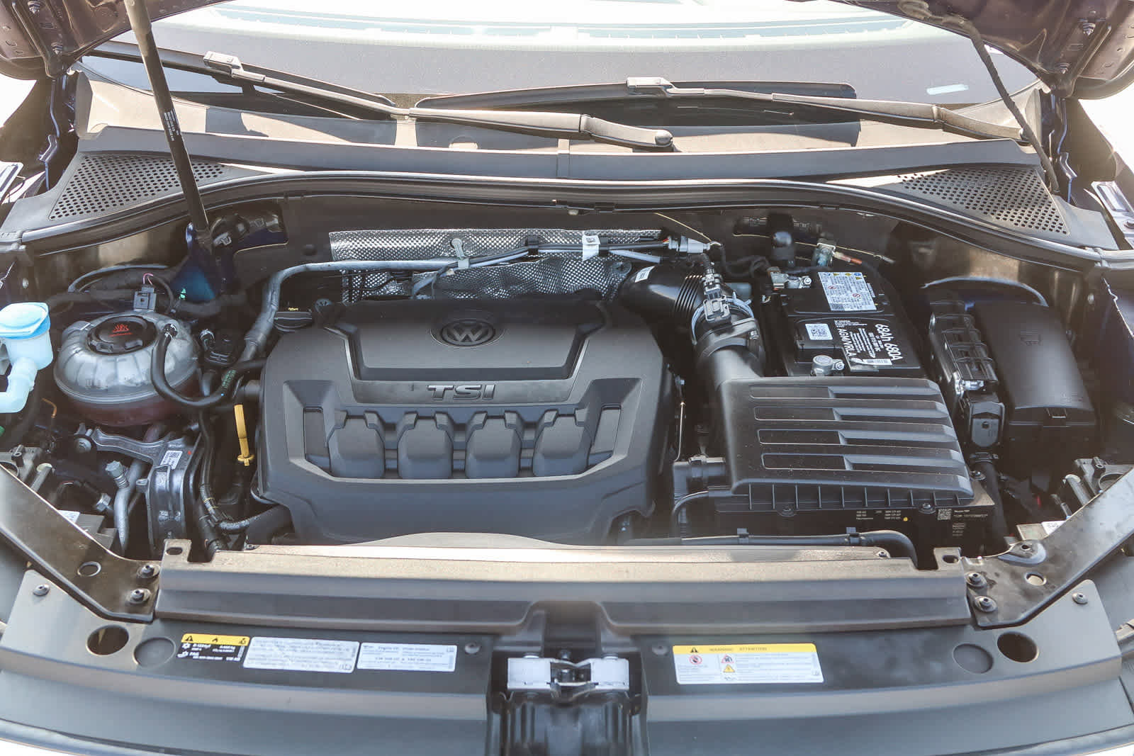 Used 2022 Volkswagen Tiguan SE image 28