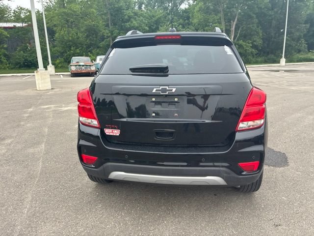 Used 2019 Chevrolet Trax LT w/ Sun & Sound Package FWD image 10