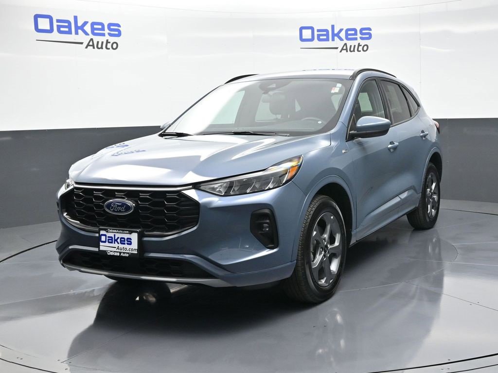 Used 2024 Ford Escape ST-Line Select w/ Class II Trailer Tow Package image 3