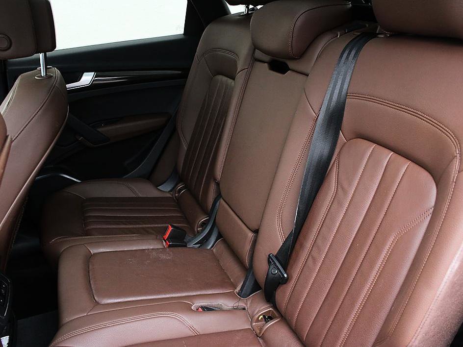 Used 2019 Audi Q5 2.0T Premium w/ Convenience Package image 14