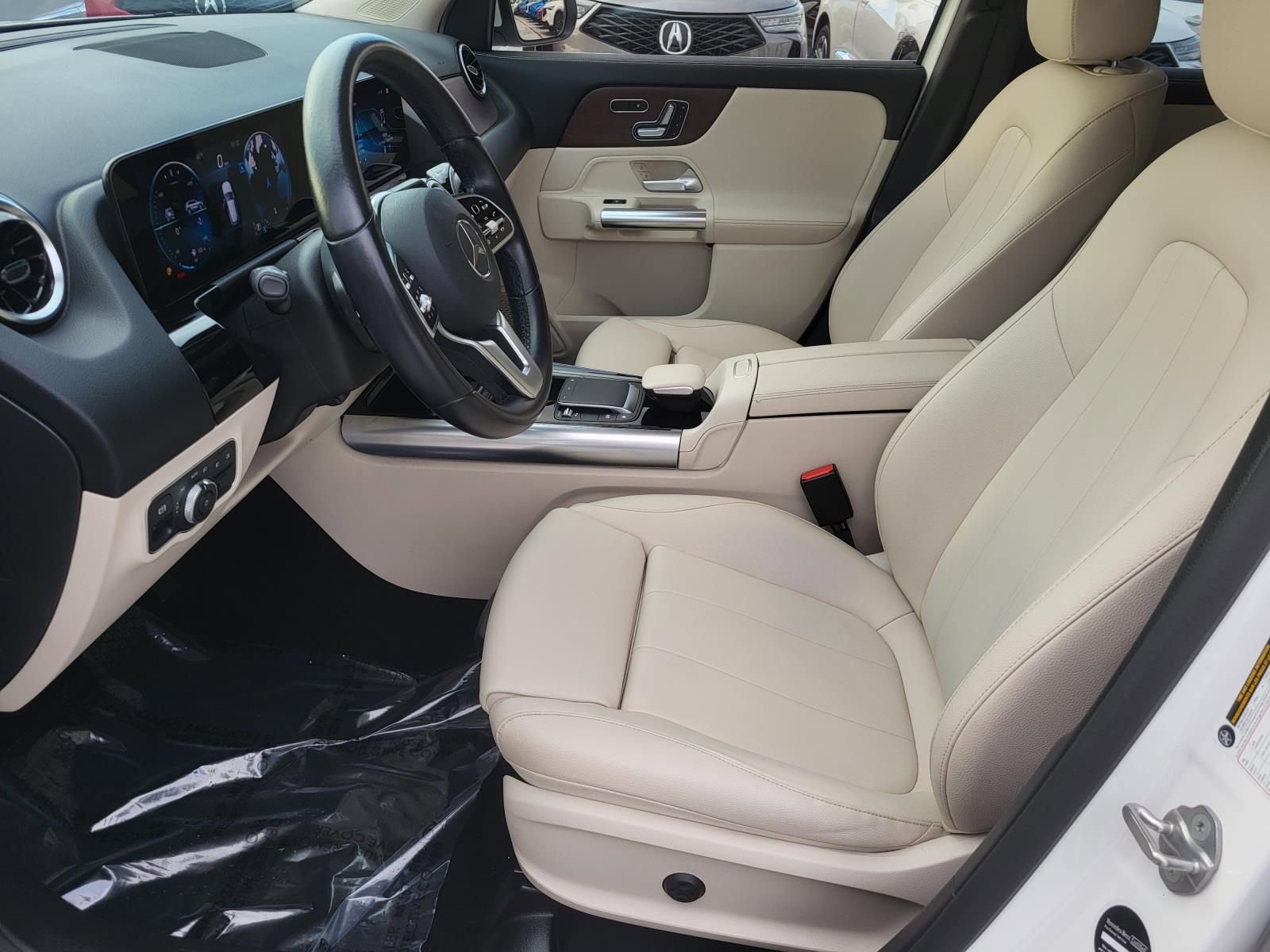 Used 2022 Mercedes-Benz GLA 250 4MATIC w/ Premium Package image 15