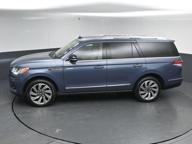 Used 2023 Lincoln Navigator Reserve image 49