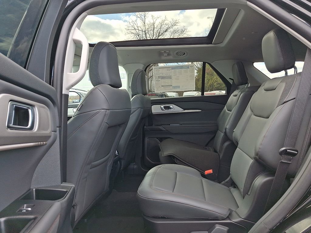 New 2026 Ford Explorer Active w/ Active Comfort Package image 5