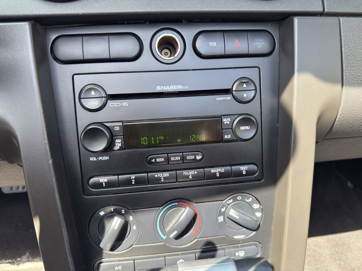 Used 2005 Ford Mustang GT image 37