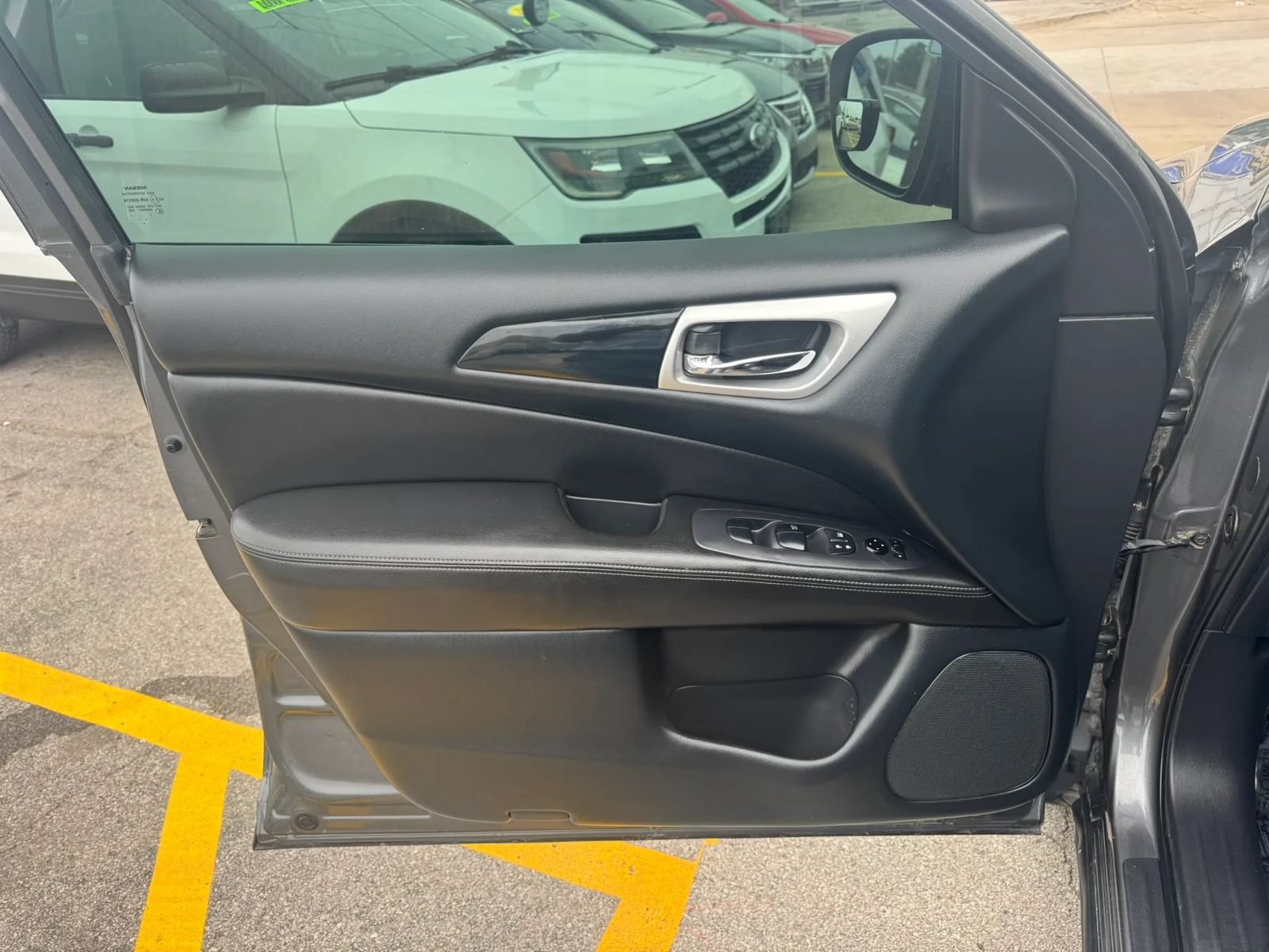 Used 2019 Nissan Pathfinder S FWD image 7