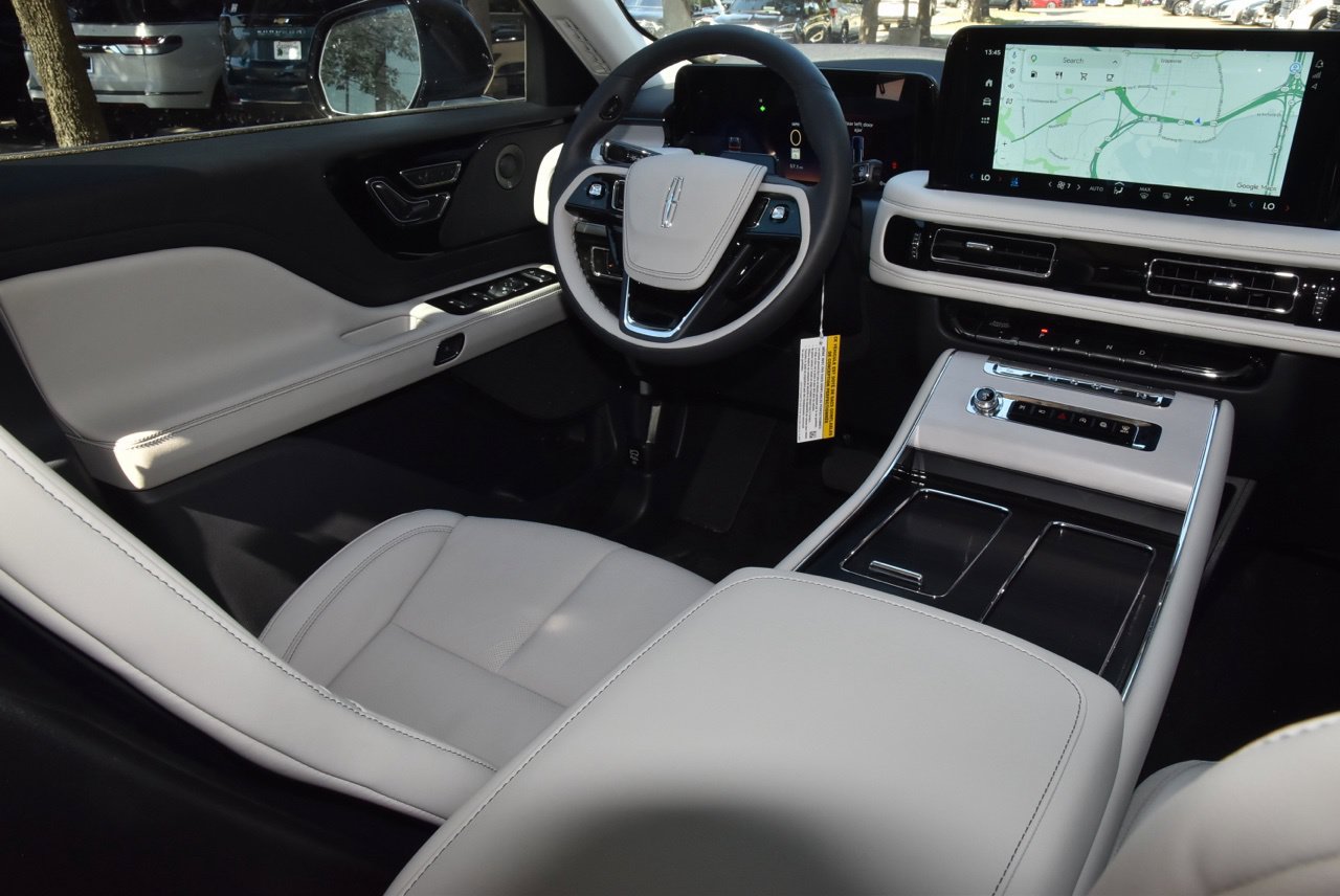 New 2026 Lincoln Aviator Reserve AWD/4WD image 16