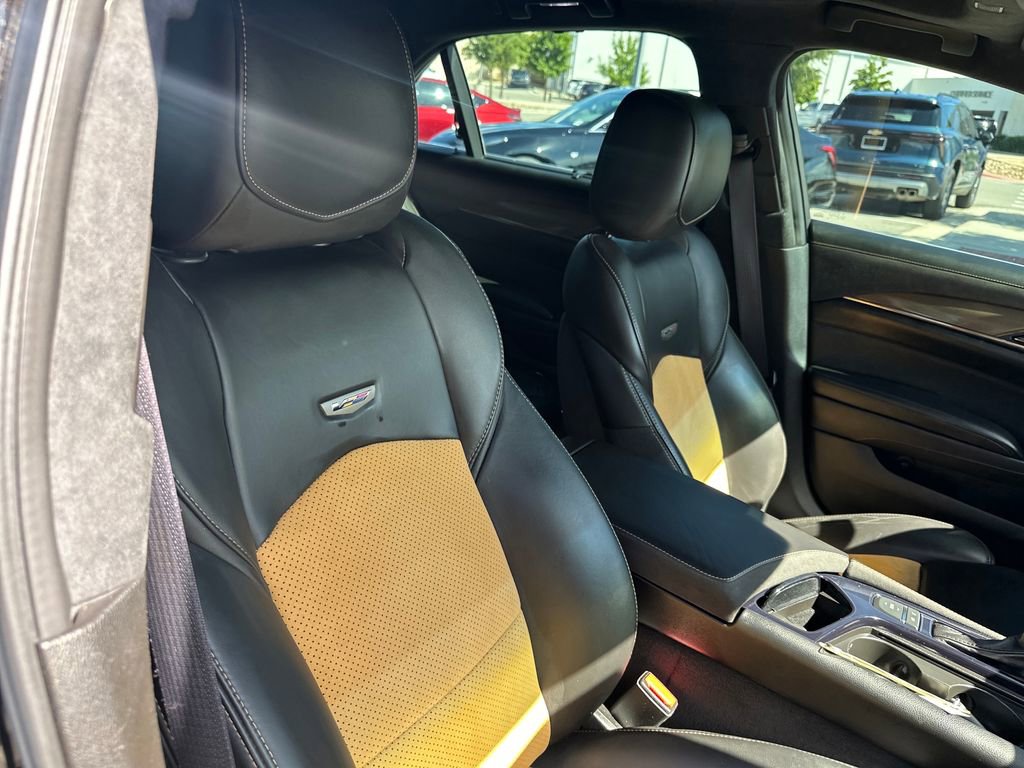 Used 2017 Cadillac CTS V w/ Luxury Package RWD image 35
