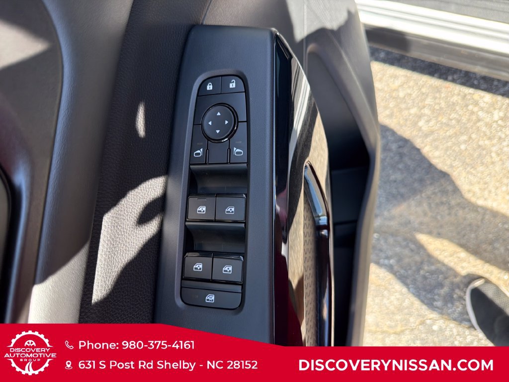 New 2026 Nissan Pathfinder SV w/ SV Premium Package FWD image 11