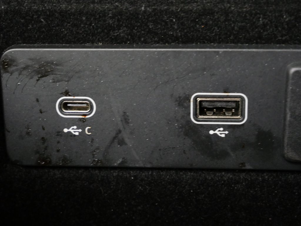 Used 2022 Jaguar F-PACE S image 23