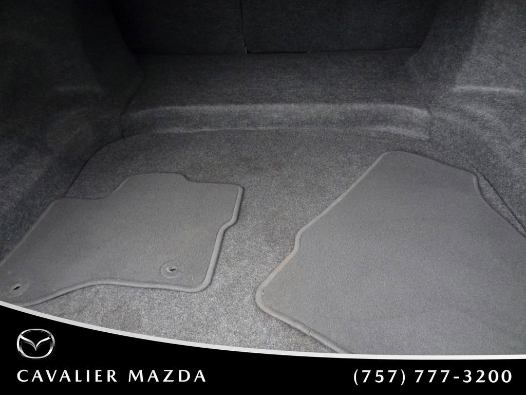 Used 2015 Ford Taurus SEL image 12