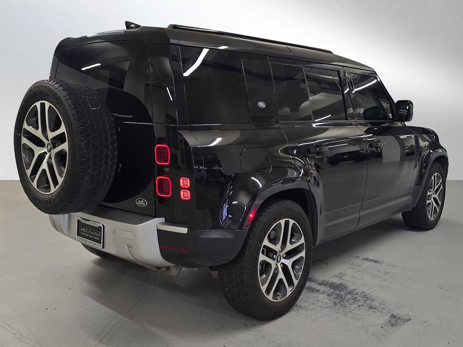 Used 2020 Land Rover Defender 110 HSE image 6