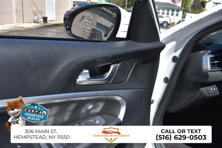 Used 2025 Genesis G70 2.5T image 14
