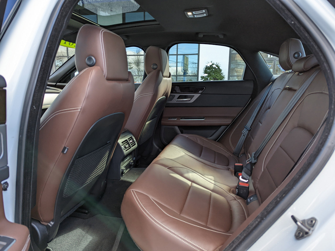 Used 2017 Jaguar XF R-Sport image 35