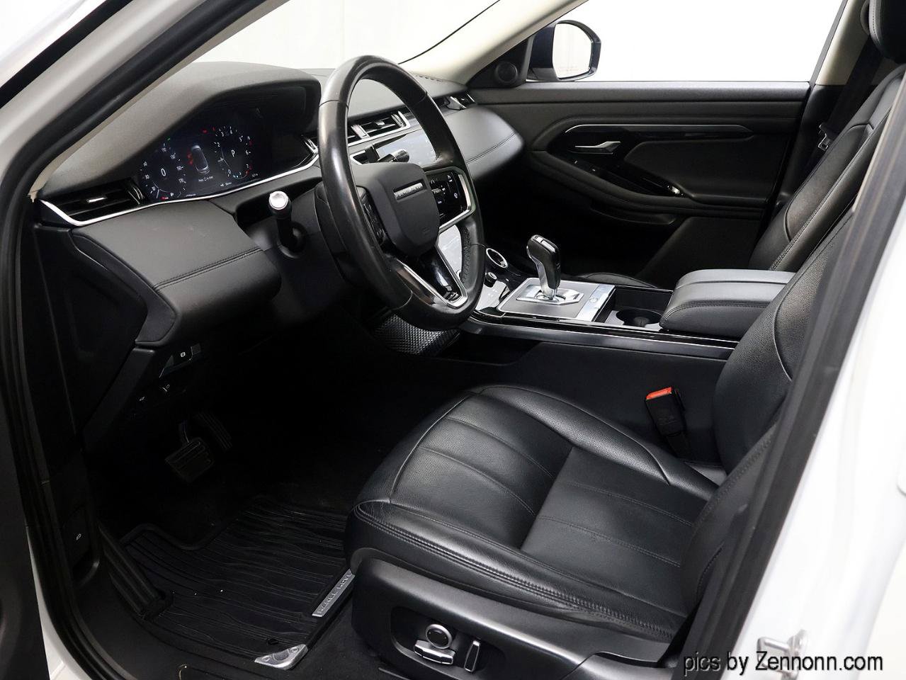 Used 2021 Land Rover Range Rover Evoque SE AWD/4WD image 12