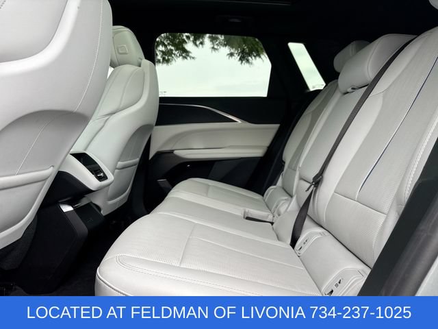 Used 2024 Cadillac Lyriq Luxury AWD/4WD image 24