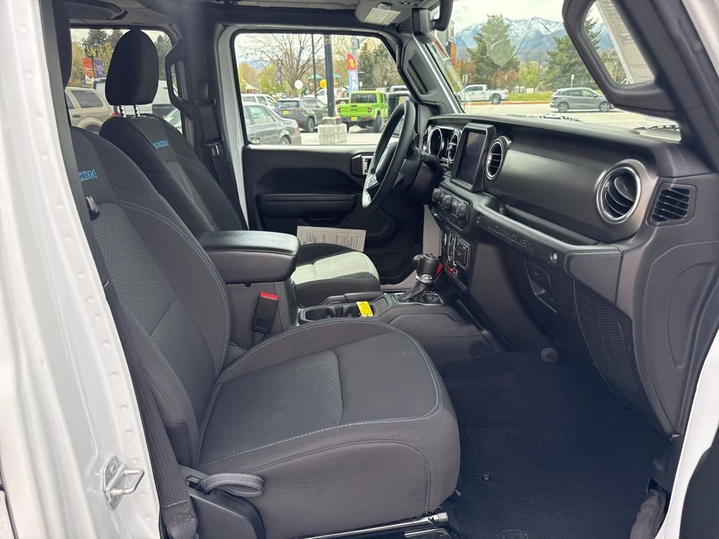 Used 2023 Jeep Wrangler Unlimited Rubicon 4xe w/ Cold Weather Group AWD/4WD image 14