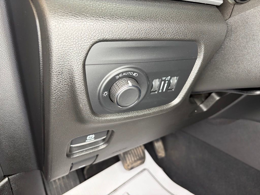 Used 2022 Jeep Grand Cherokee L Laredo AWD/4WD image 16