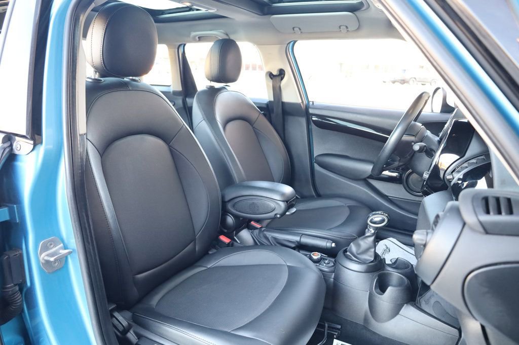 Used 2019 MINI Cooper 4-Door Hardtop image 23