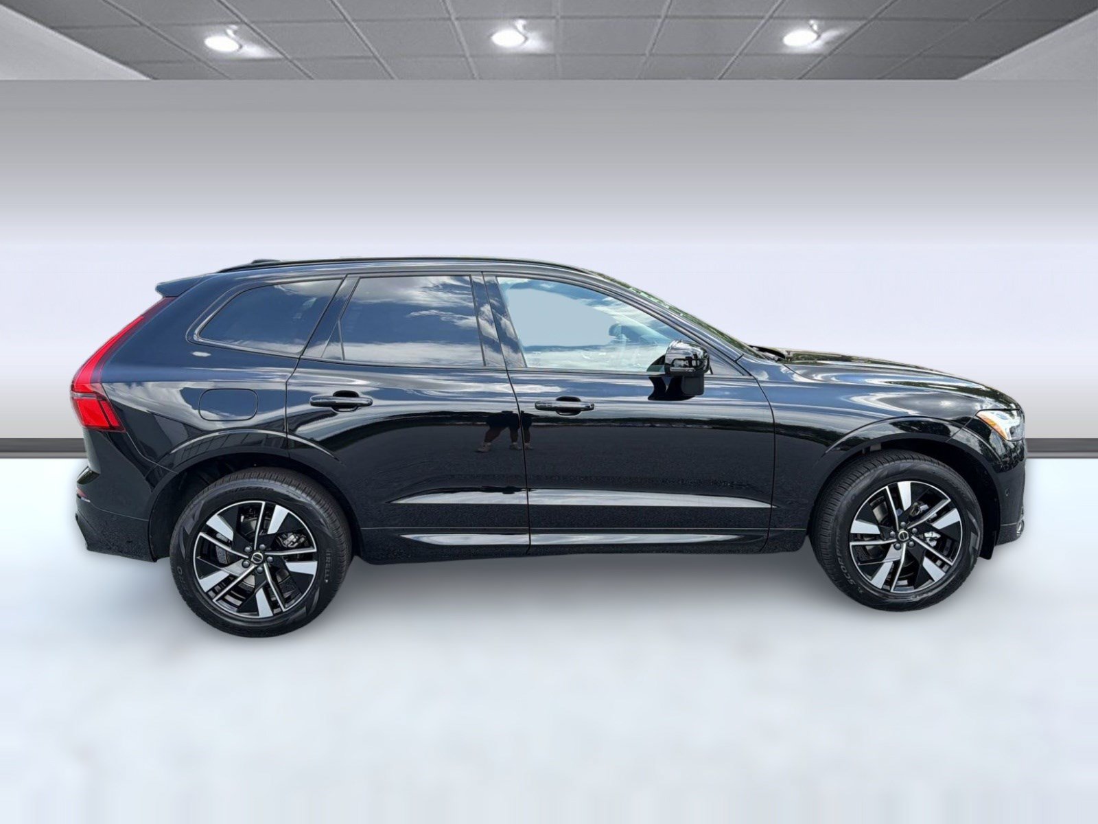 New 2026 Volvo XC60 B5 Plus w/ Climate Package AWD/4WD image 8